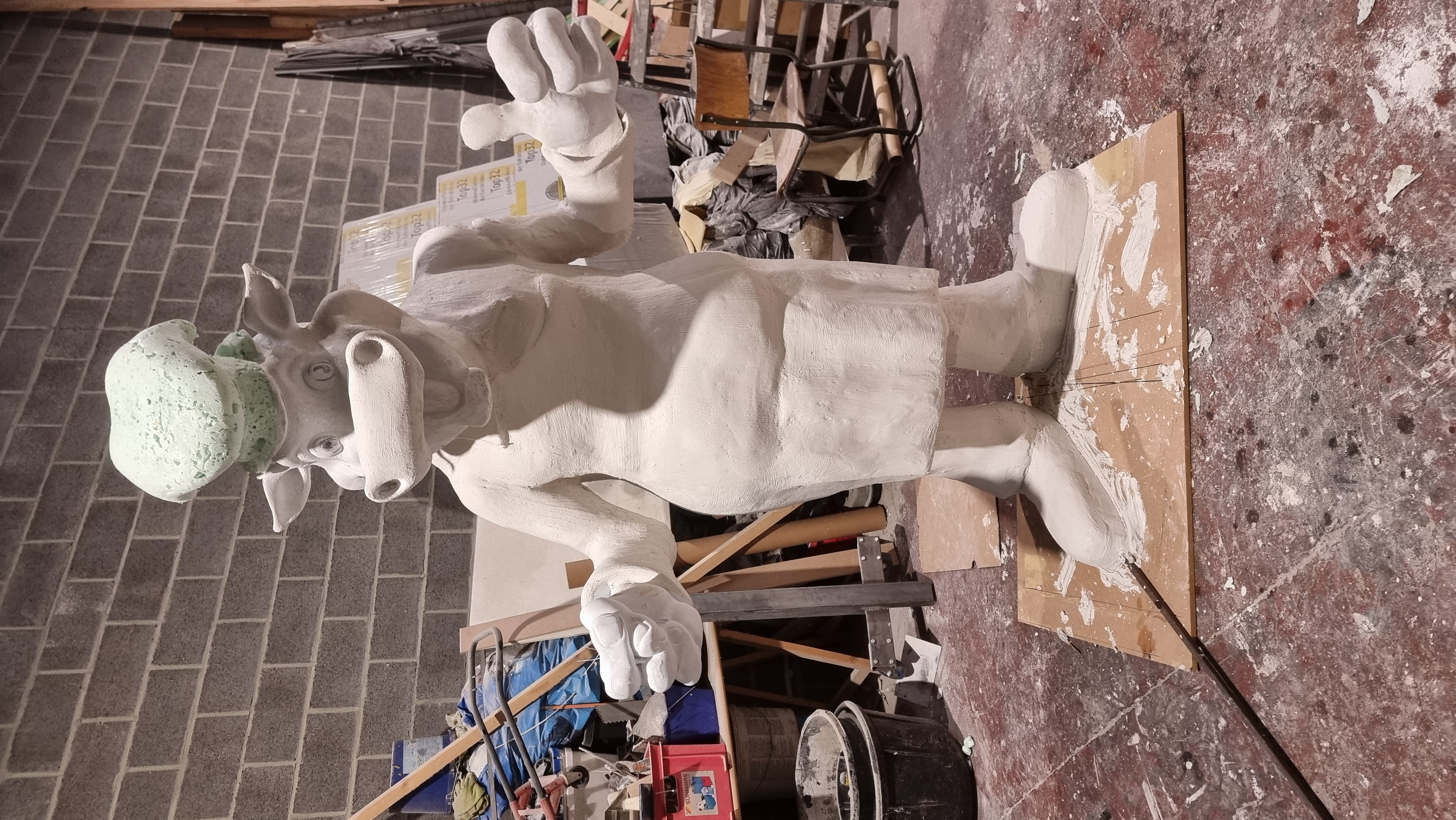 Statue  boeuf qui rit