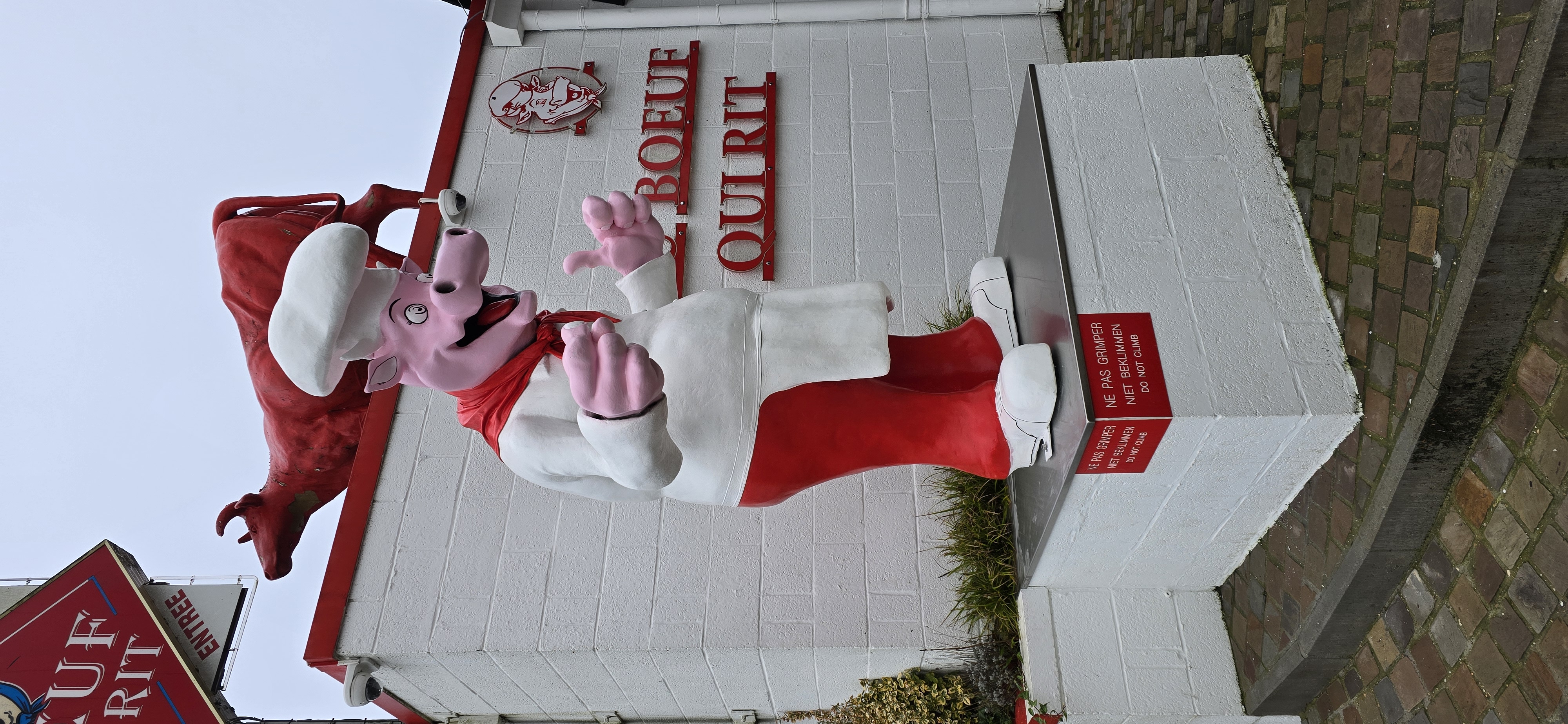 Statue  boeuf qui rit