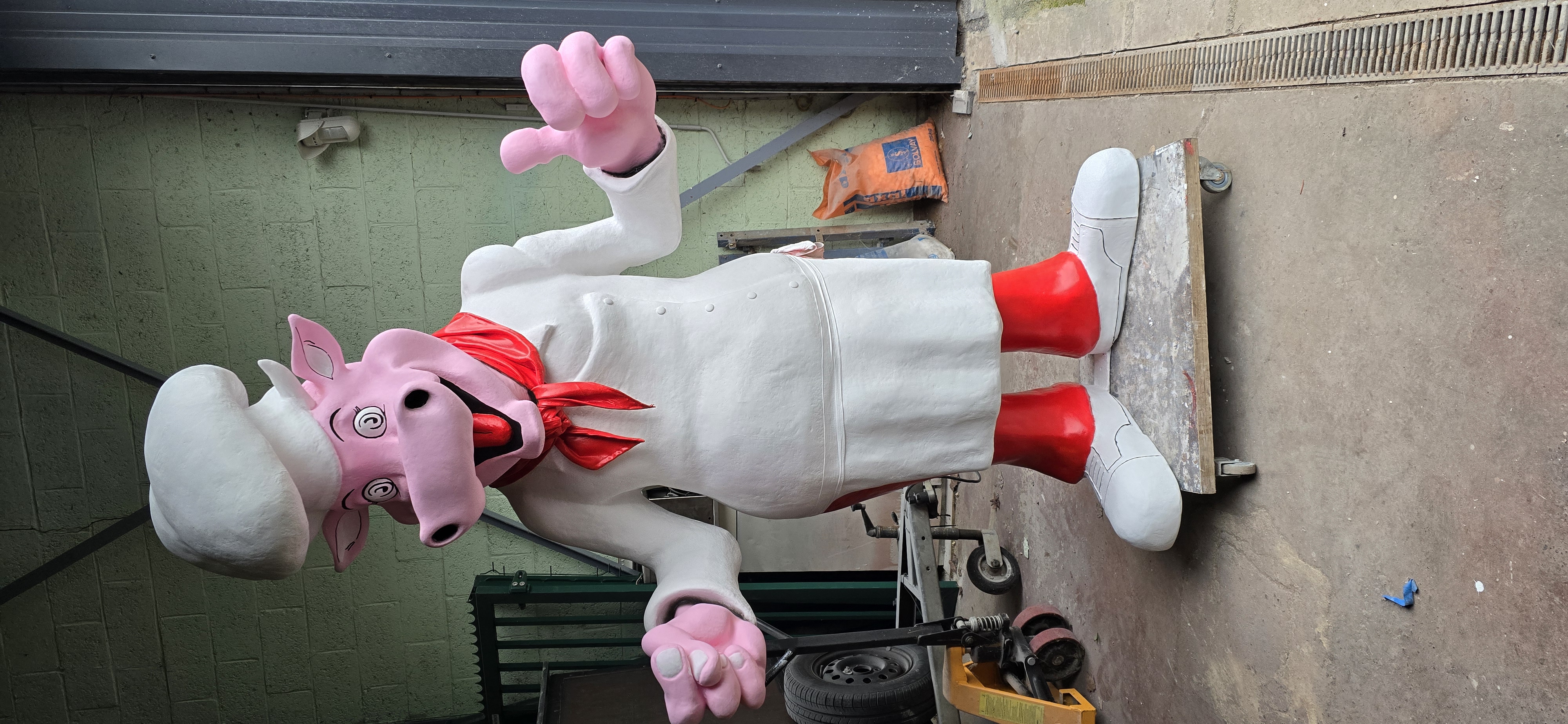 Statue  boeuf qui rit