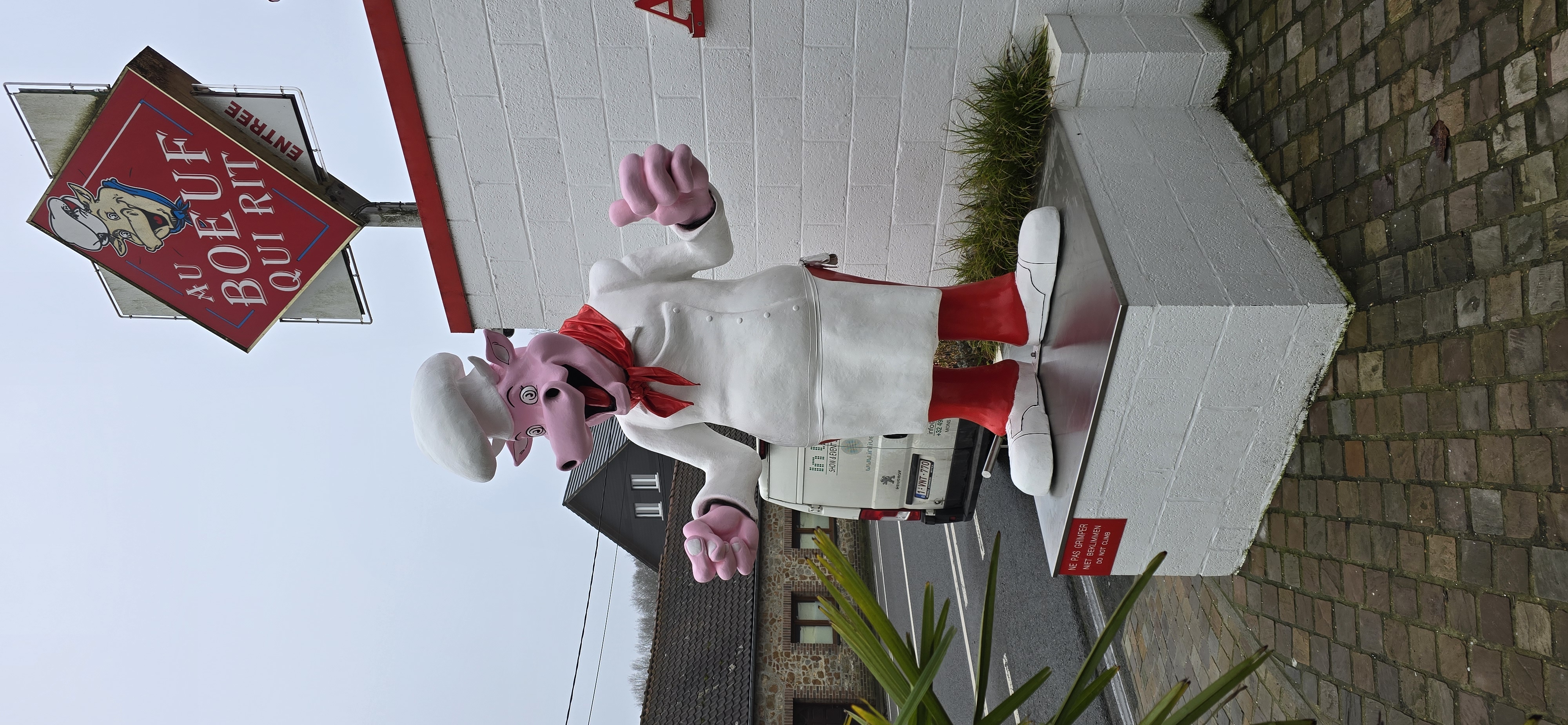 Statue  boeuf qui rit