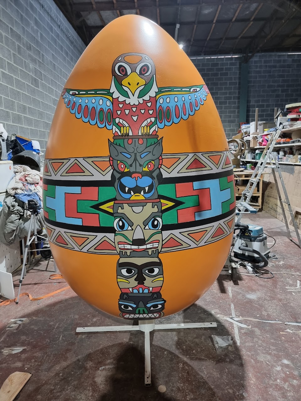 Oeuf peint pour le parc PAIRI DAIZA