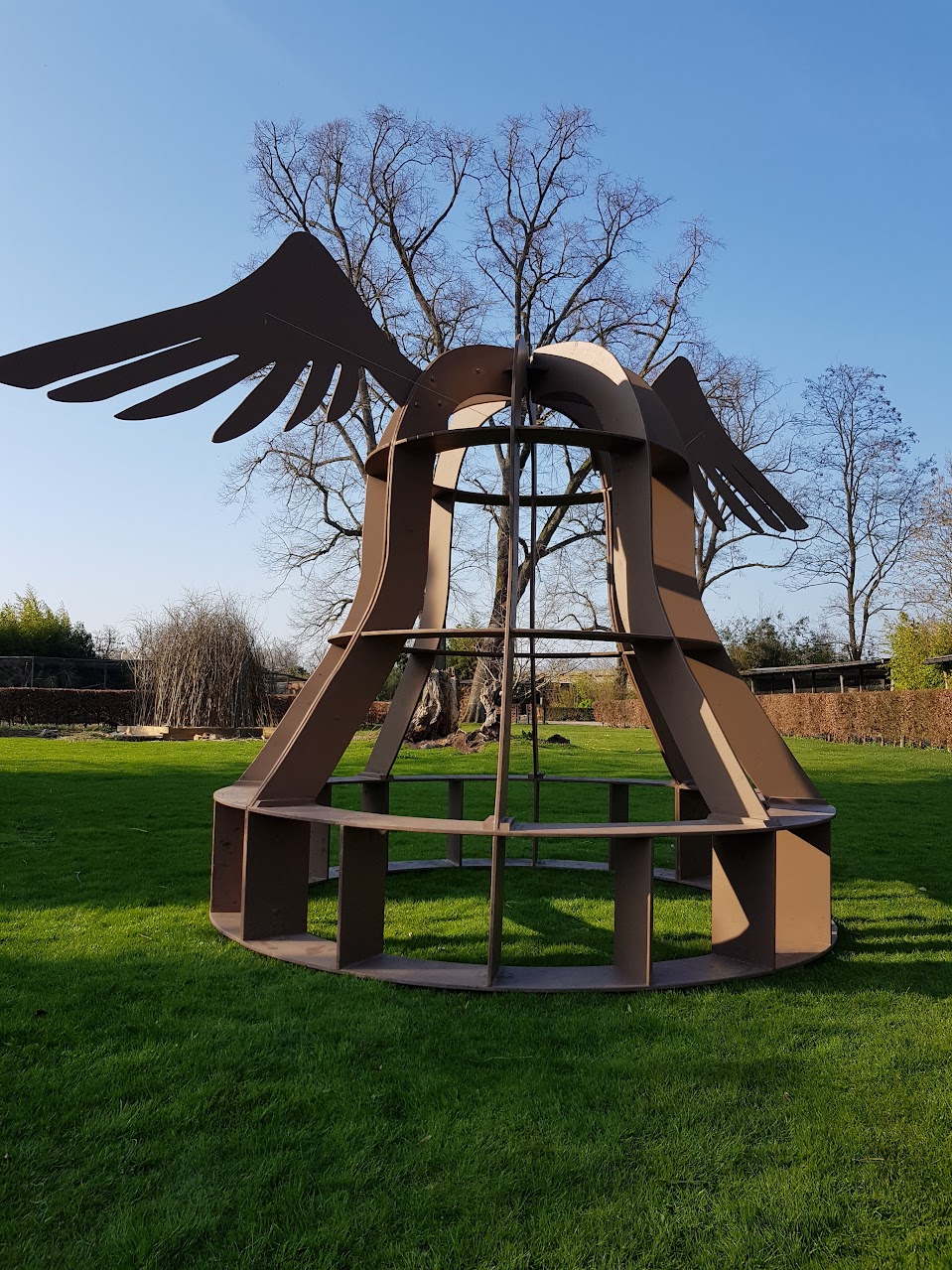 Cloche géante pour le parc PAIRI DAIZA